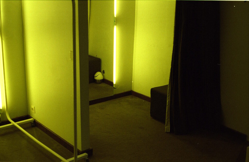 Dressing room, Unknown